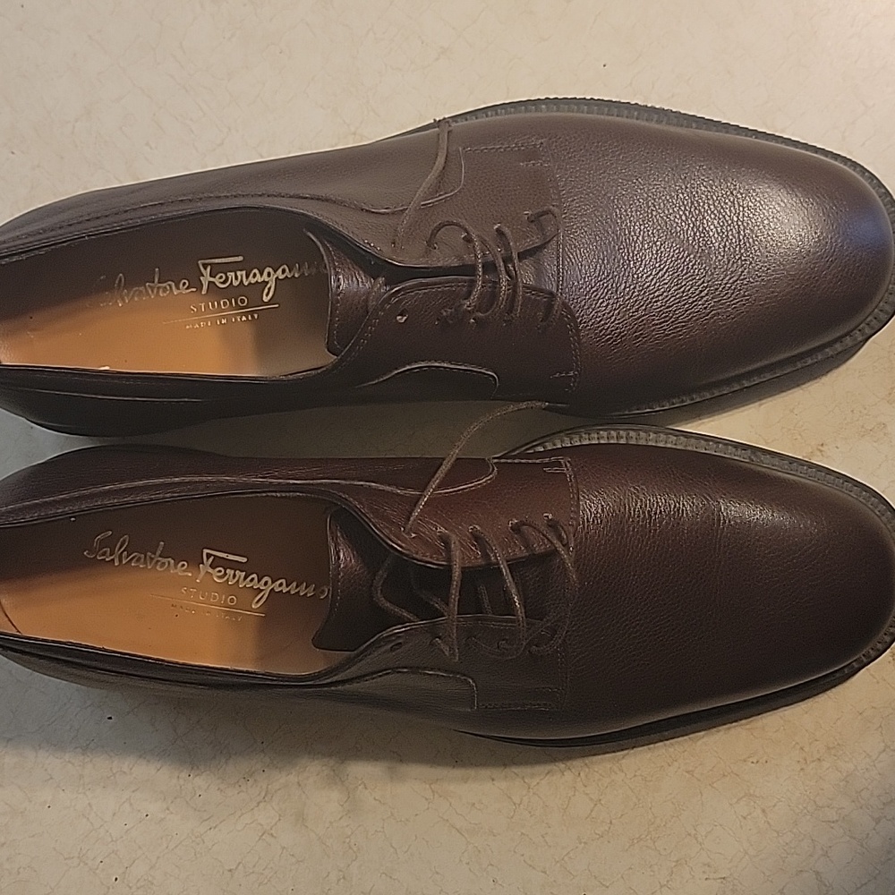 Salvatore Ferragamo Brown Size 9 D